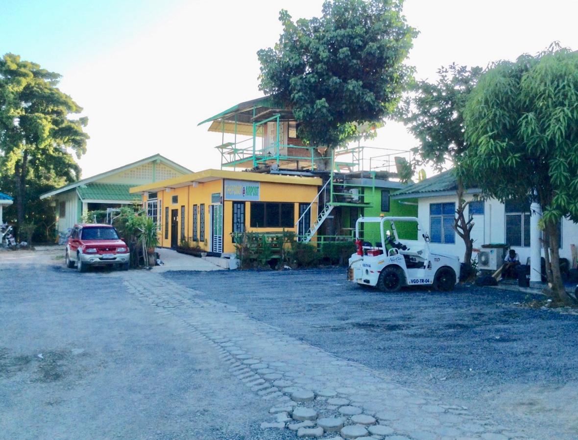 The Point At Airport Aparthotel Nai Yang Beach Buitenkant foto