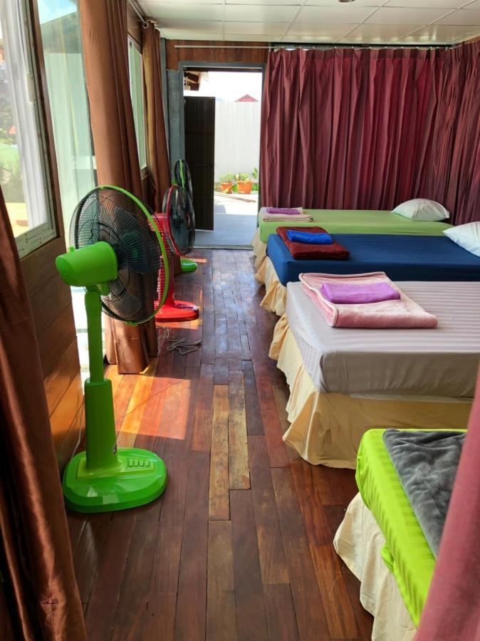 The Point At Airport Aparthotel Nai Yang Beach Buitenkant foto